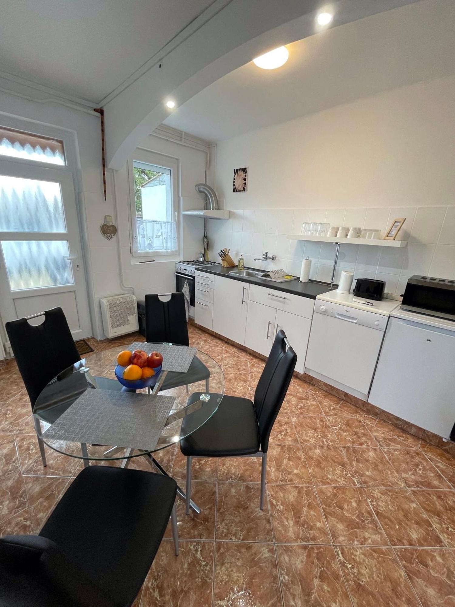 Var-Lak Apartman Balatonfůzfő المظهر الخارجي الصورة